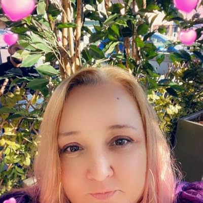 میلا جوان نویسنده کتاب بخش Shadowlands ، یکی میلا جوان کتاب سهادوولاندس سیکتور, ونی