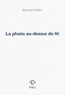 La photo au-dessus du lit