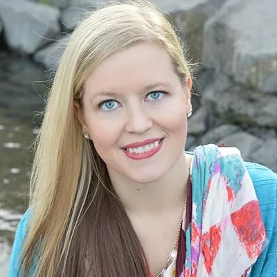 Chanda Hahn