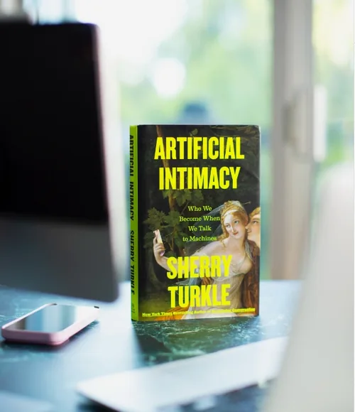 کتاب Artificial Intimacy نگاهی به رابطه ترسناک انسان و هوش مصنوعی